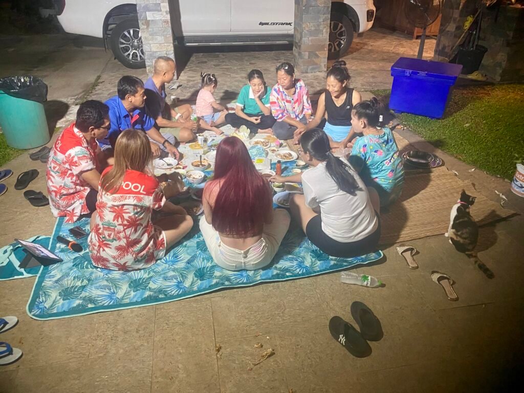 Sombat'sFamily and Helpers